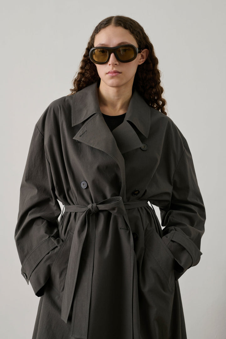 Helio Trench - Anthracite - Frontiers Woman