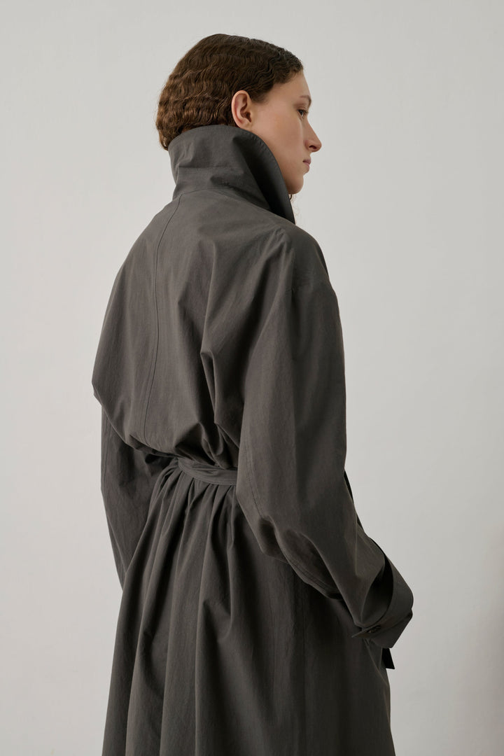 Helio Trench - Anthracite - Frontiers Woman