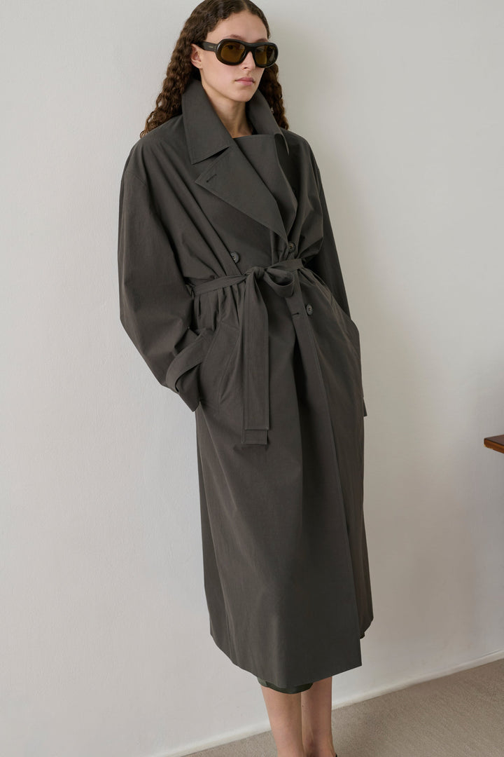 Helio Trench - Anthracite - Frontiers Woman