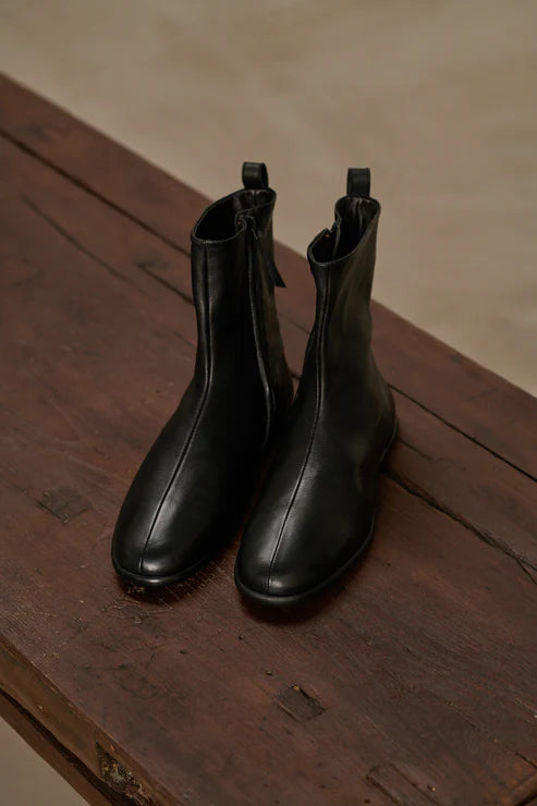 Cosma Boots - Black Leather