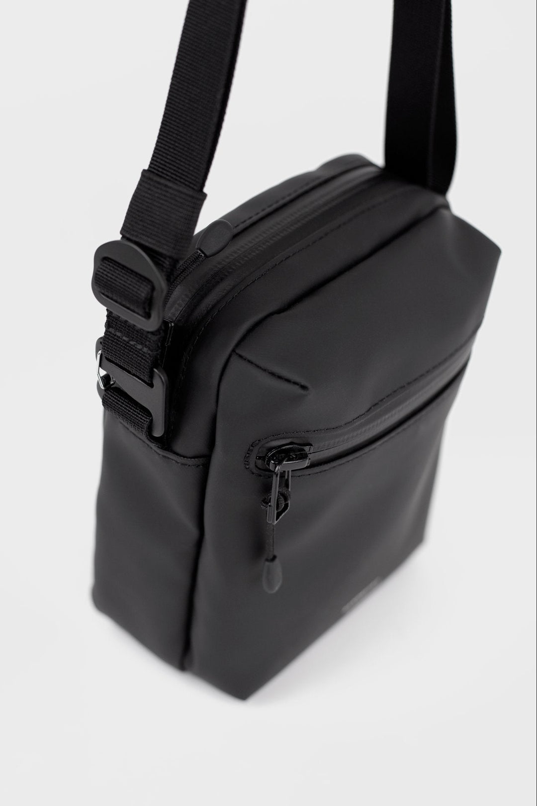 Stream Shoulder Bag - Black - Frontiers Woman