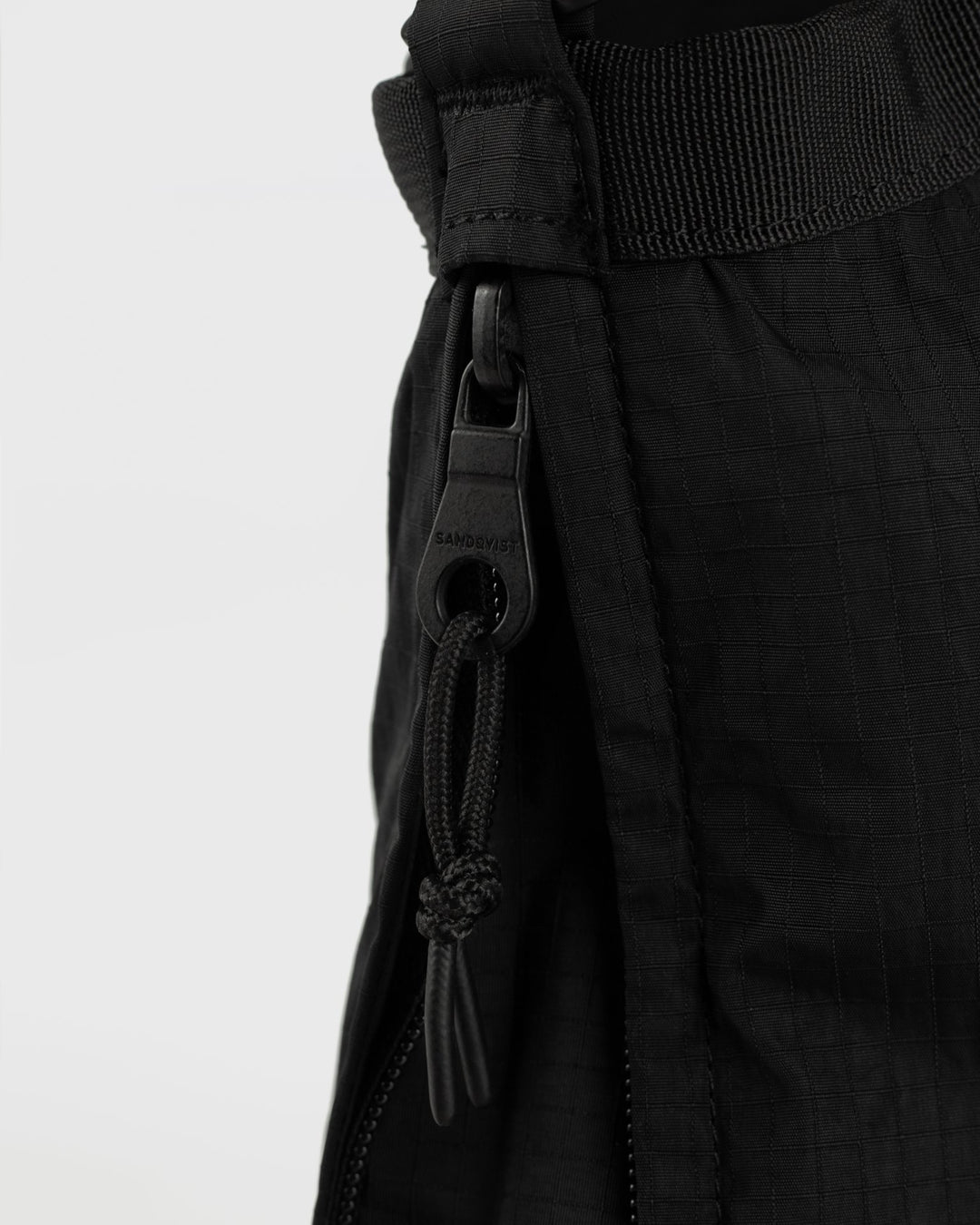 Grid Expandable Tote Bag - Black - Frontiers Woman