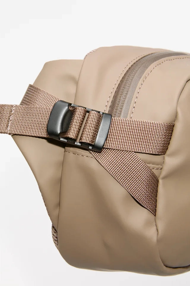 Stream Sling Bag - Clay