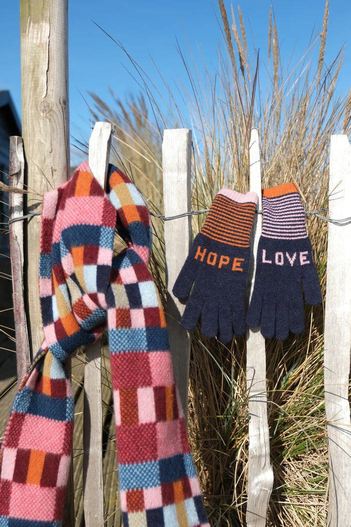 Love Hope Gloves - Autumn Berry