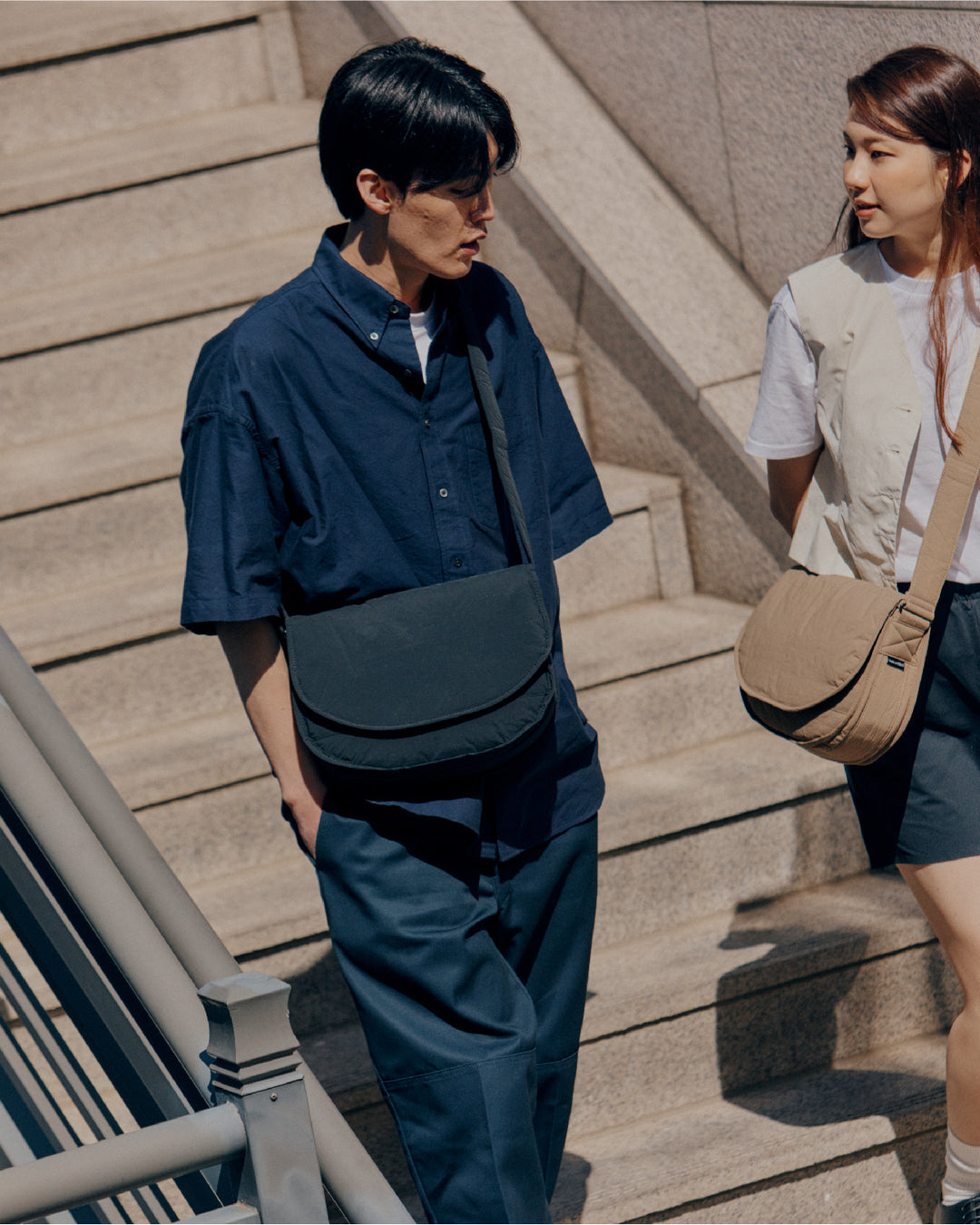 S. Runner's Bag - Black - Frontiers Woman