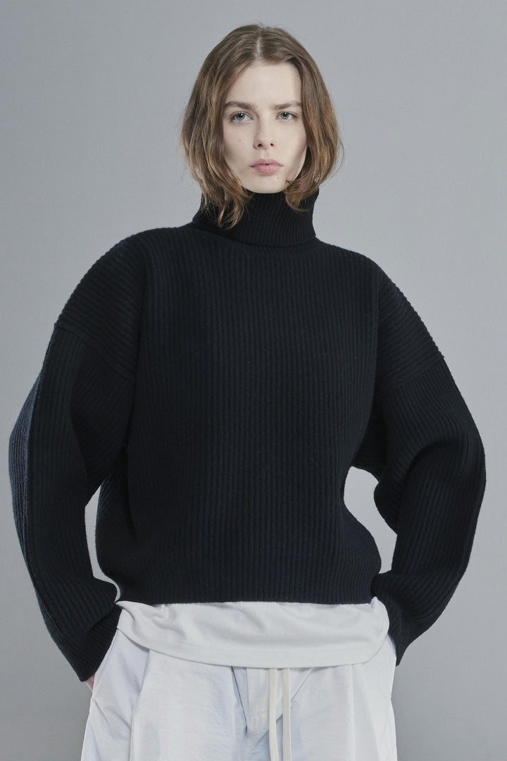 Vonarstraeti Sweater - Black