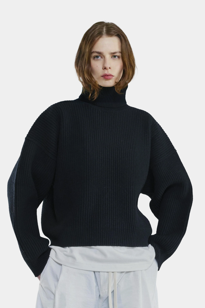 Vonarstraeti Sweater - Black