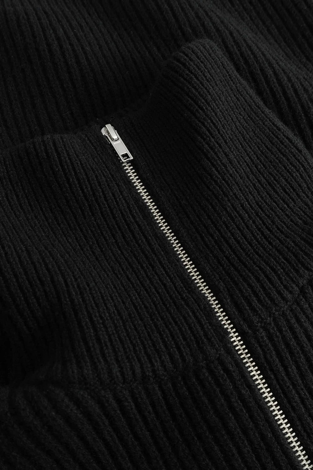 Vonarstraeti Zipped Sweater - Black