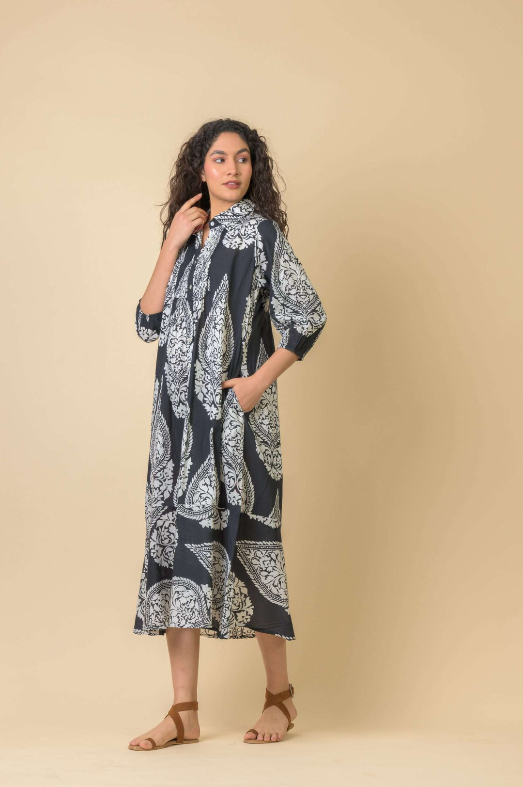 Redwood Dress - Emperor Black - Frontiers Woman