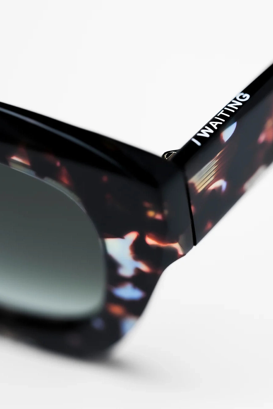 Amalfi-R E27 Sunglasses - Green Gradient Lens