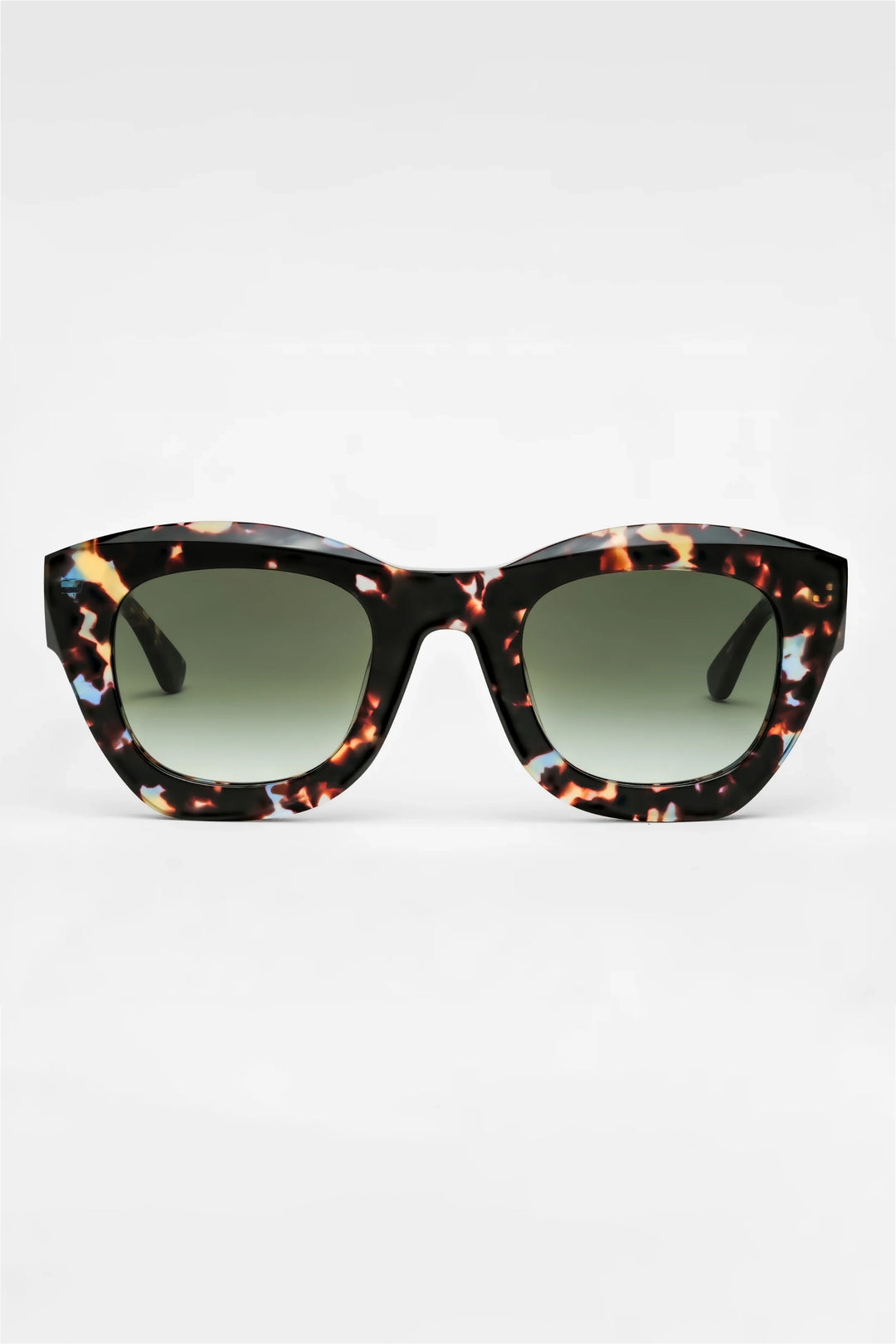 Amalfi-R E27 Sunglasses - Green Gradient Lens