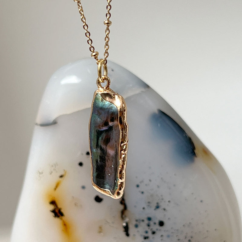 Biwa Pearl Iridescent Pendant Necklace