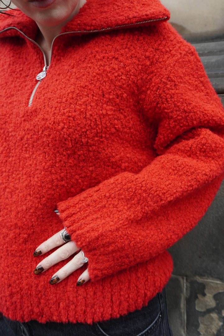 W' Neva Sweater - Red