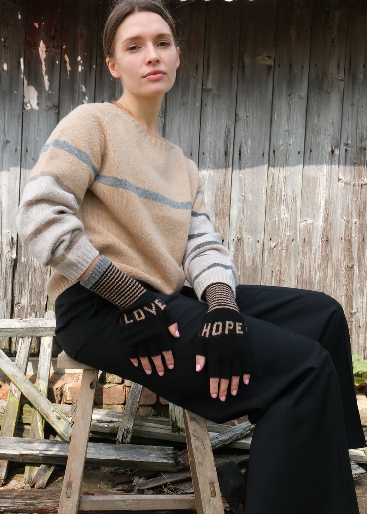 Fingerless Love Hope Gloves - Black / Grey