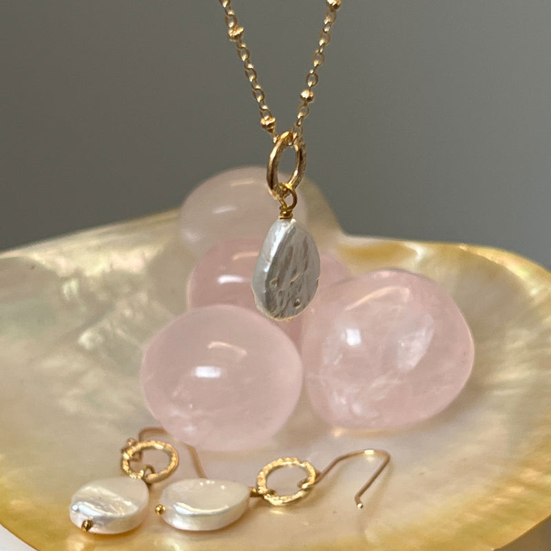 Flat Teardrop Pearl Pendant Necklace