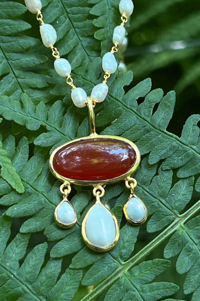 Rosa Red Onyx & Pearl Pendant Necklace