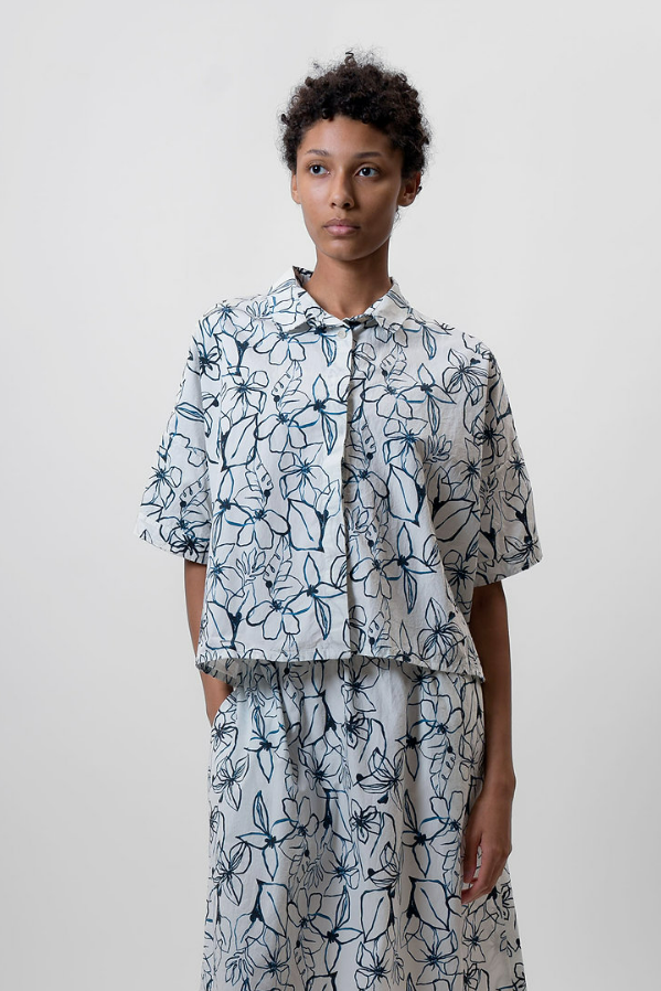 Short Sleeve Shirt - Blue Flowers - Frontiers Woman