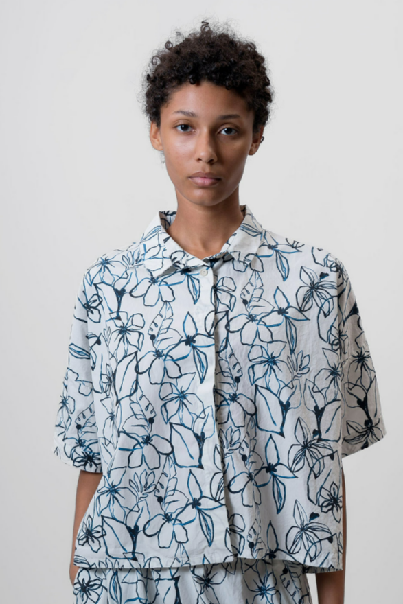 Short Sleeve Shirt - Blue Flowers - Frontiers Woman