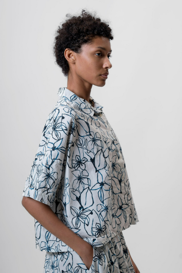 Short Sleeve Shirt - Blue Flowers - Frontiers Woman