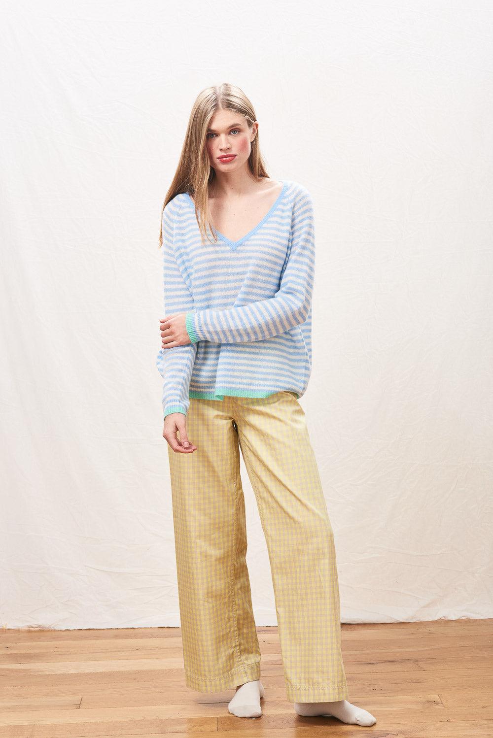 Tipped Little Stripe Cashmere Vee - Arctic Blue/Cream/Mojito