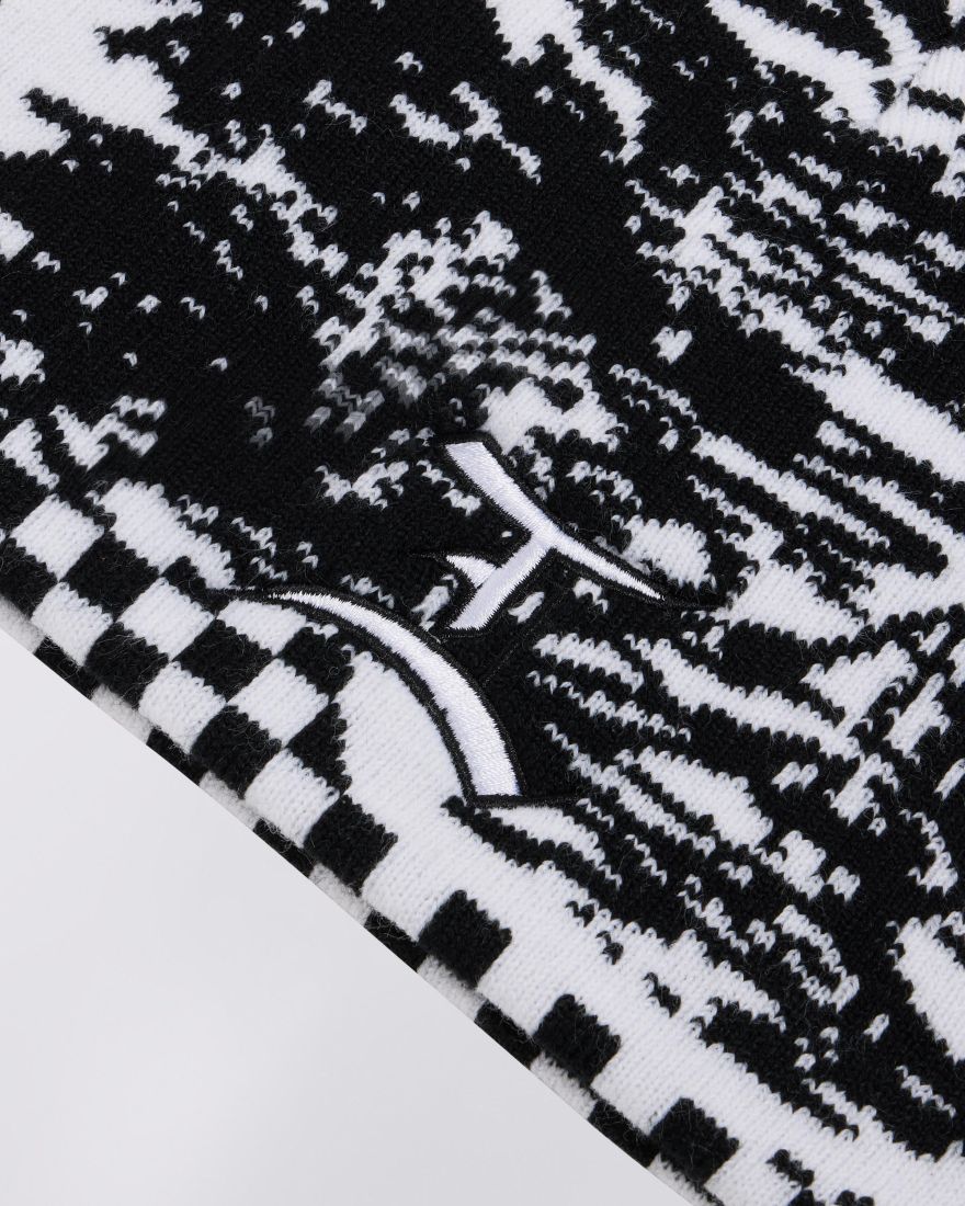 Panku Beanie - Black / White