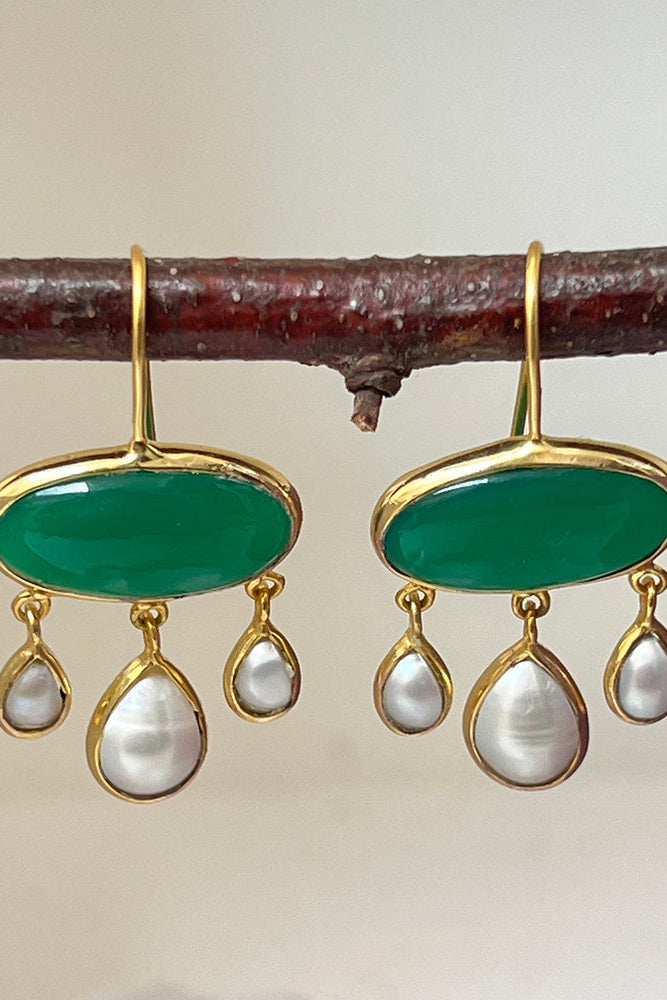 Rosa Oval Green Onyx & Pearl Earrings