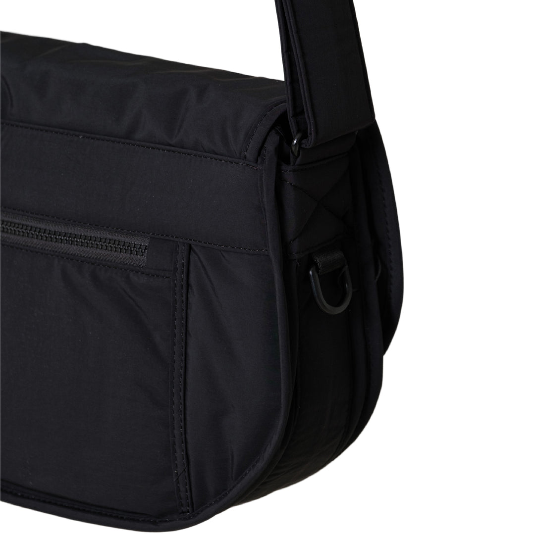 S. Runner's Bag - Black - Frontiers Woman
