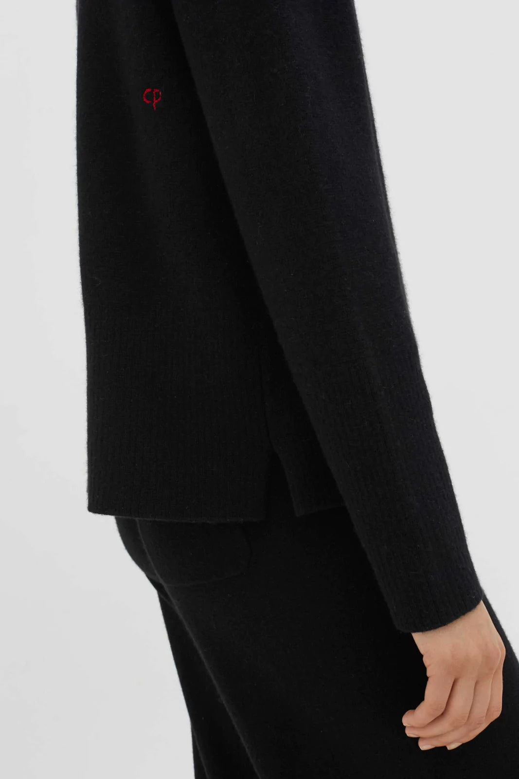 Cashmere Boxy Sweater - Black - Frontiers Woman
